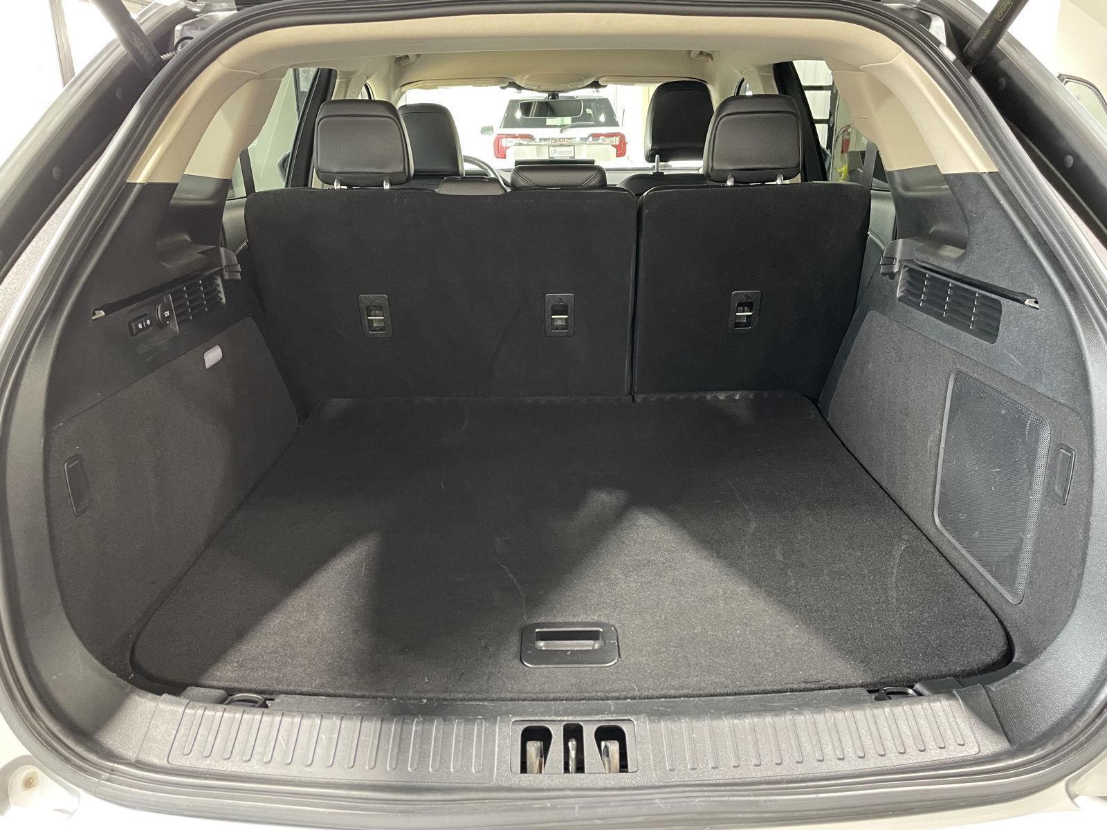 Vehicle photo 44