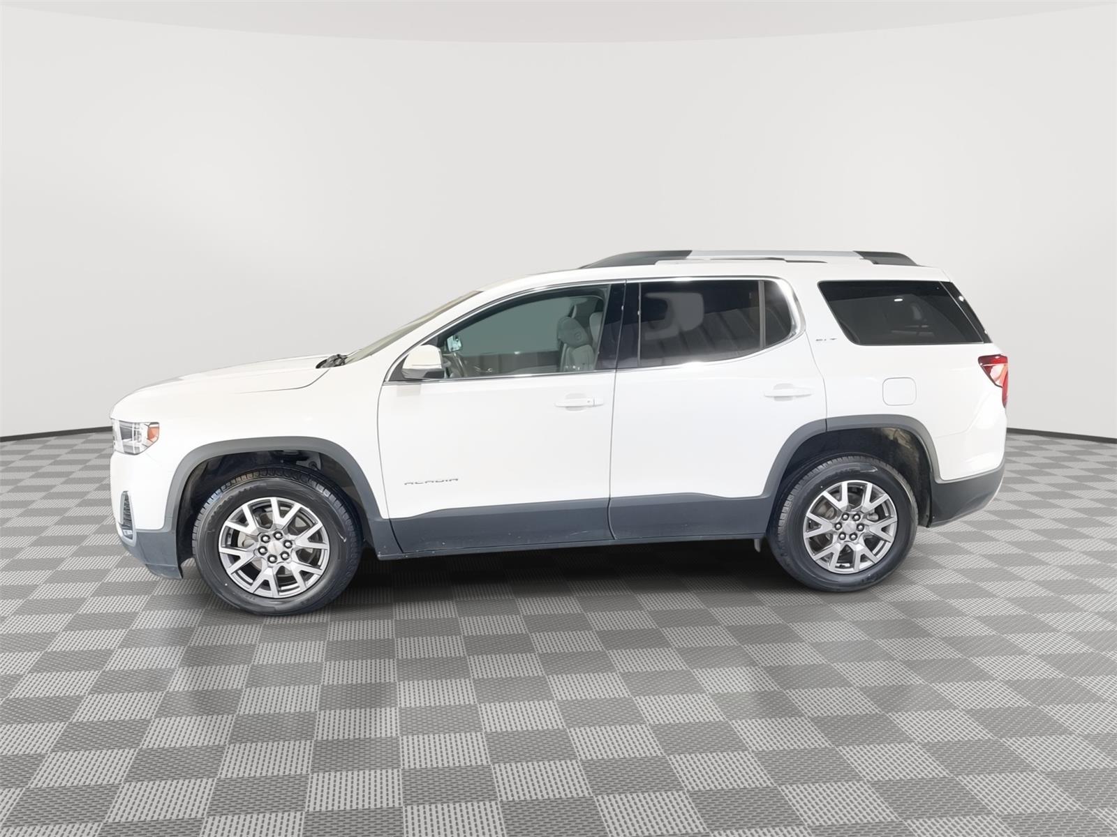 Vehicle photo 2