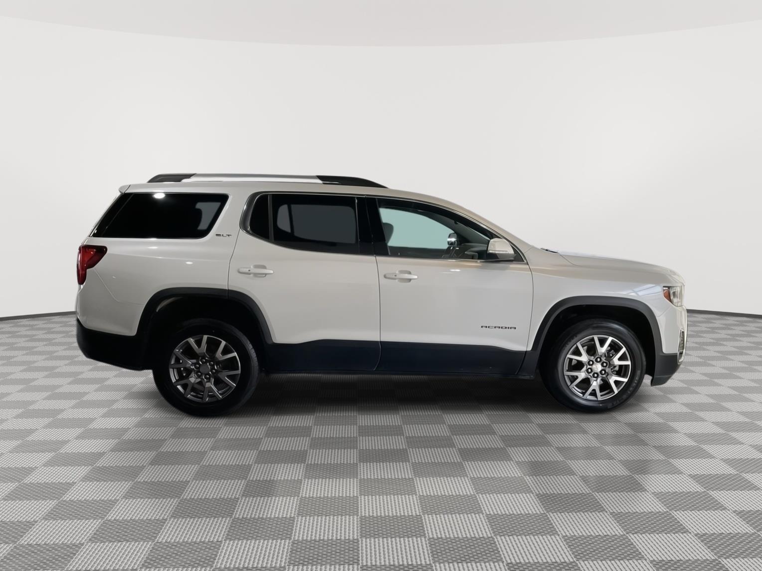 Vehicle photo 6