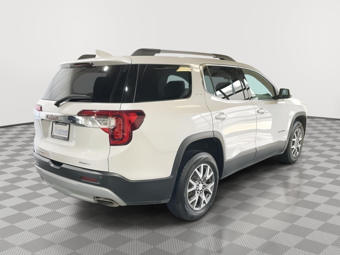 Vehicle photo 7