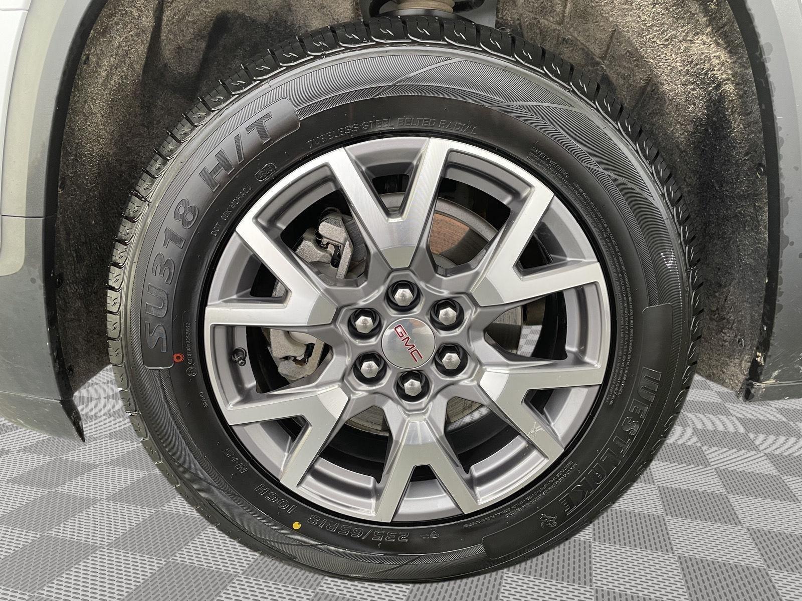Vehicle photo 10