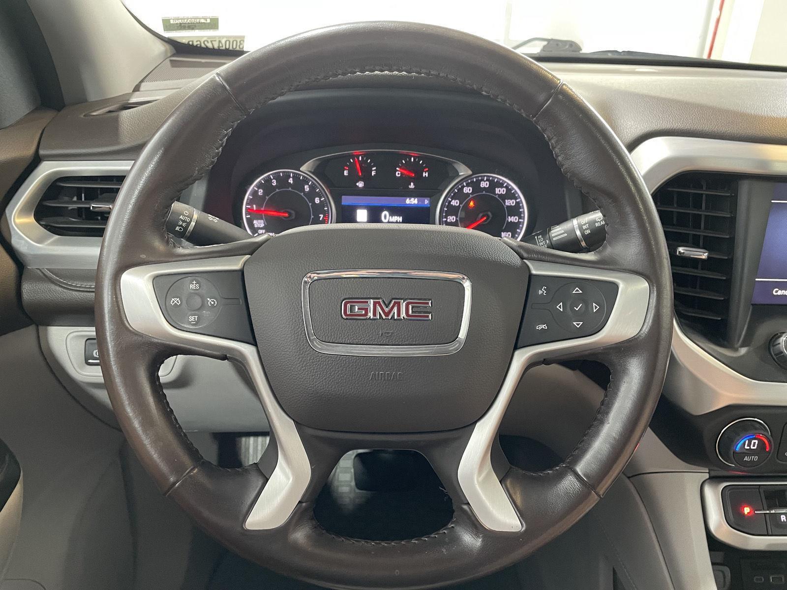 Vehicle photo 12