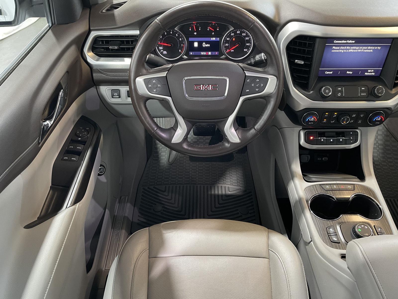 Vehicle photo 17