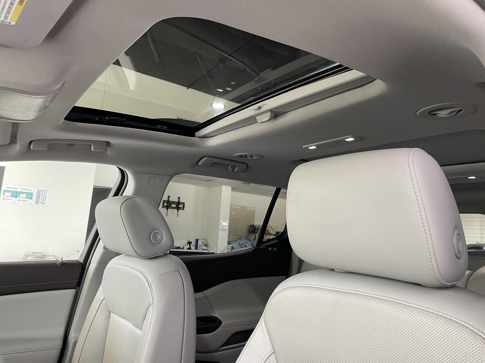 Vehicle photo 19