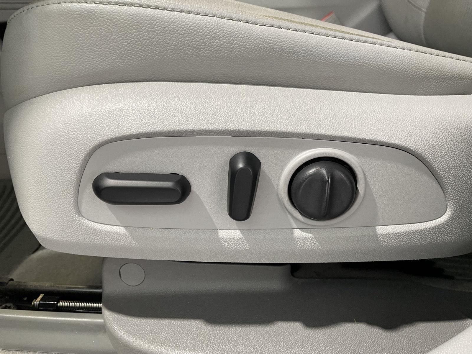 Vehicle photo 20