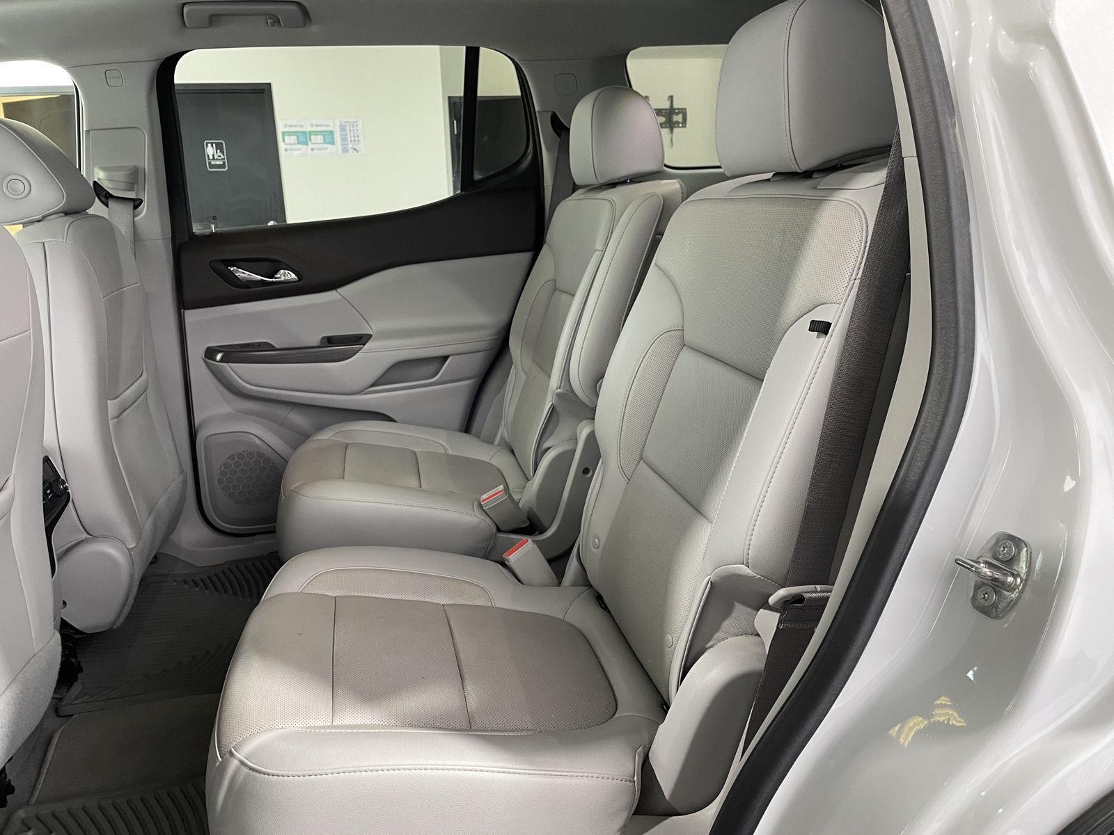 Vehicle photo 24