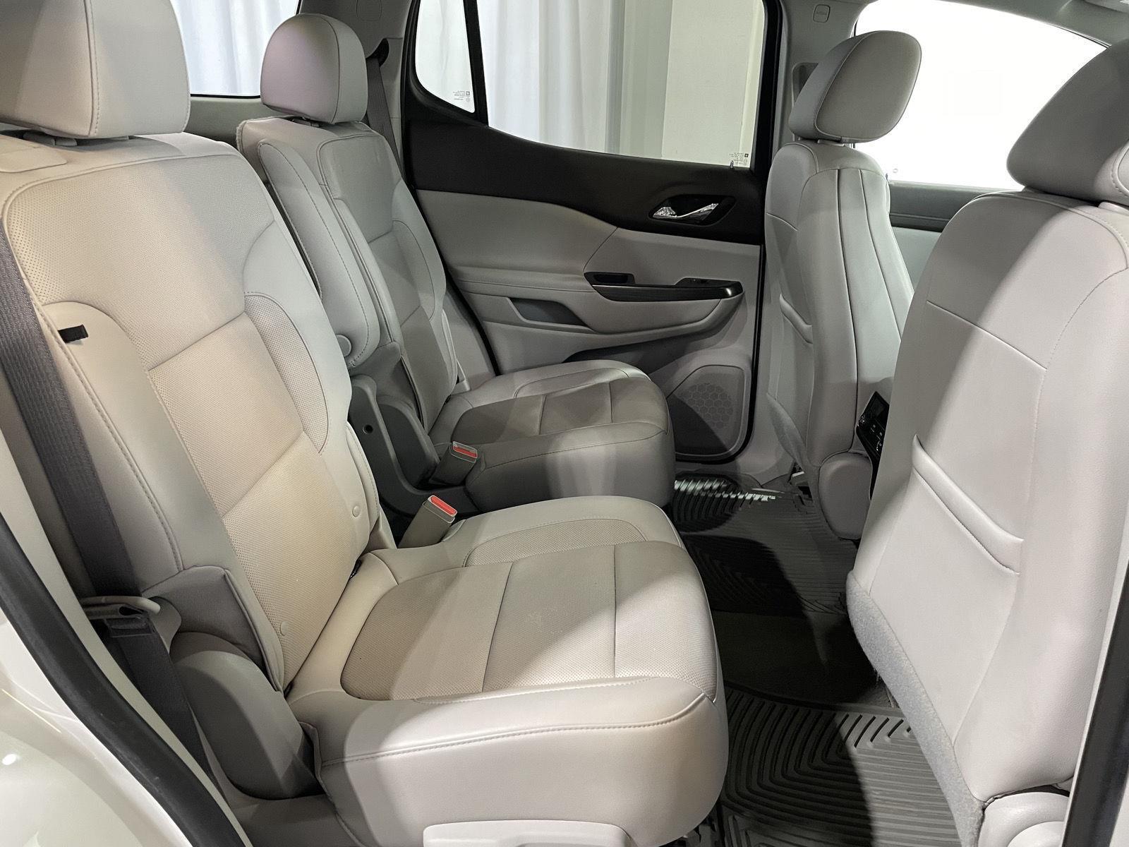 Vehicle photo 26