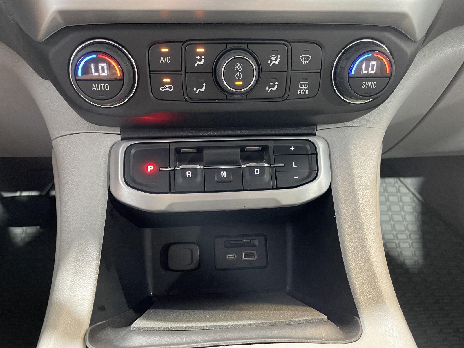 Vehicle photo 35