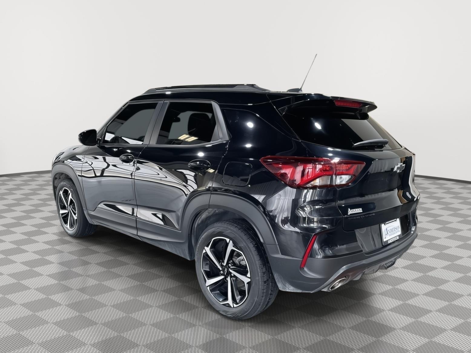 Vehicle photo 4