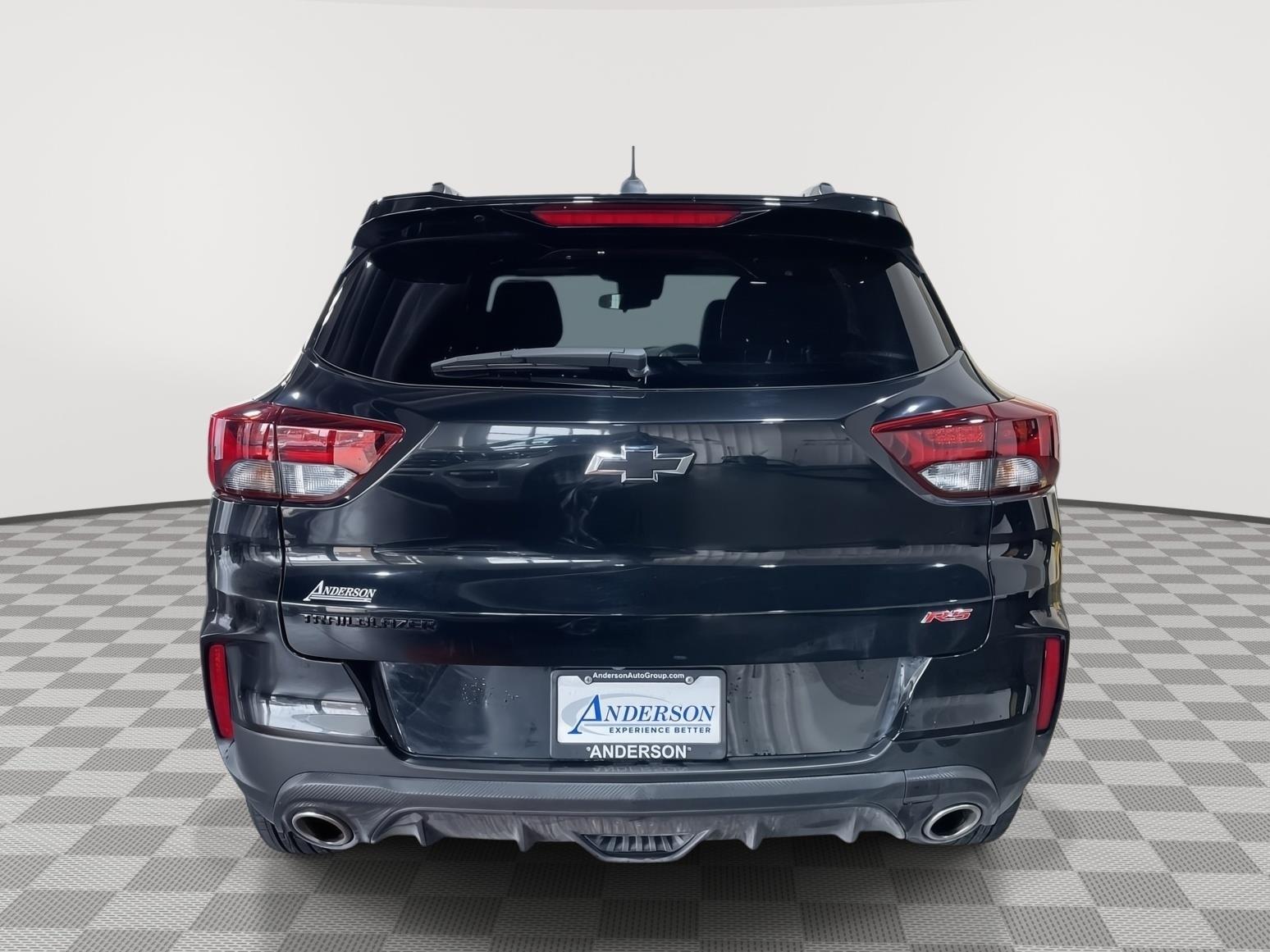 Vehicle photo 5