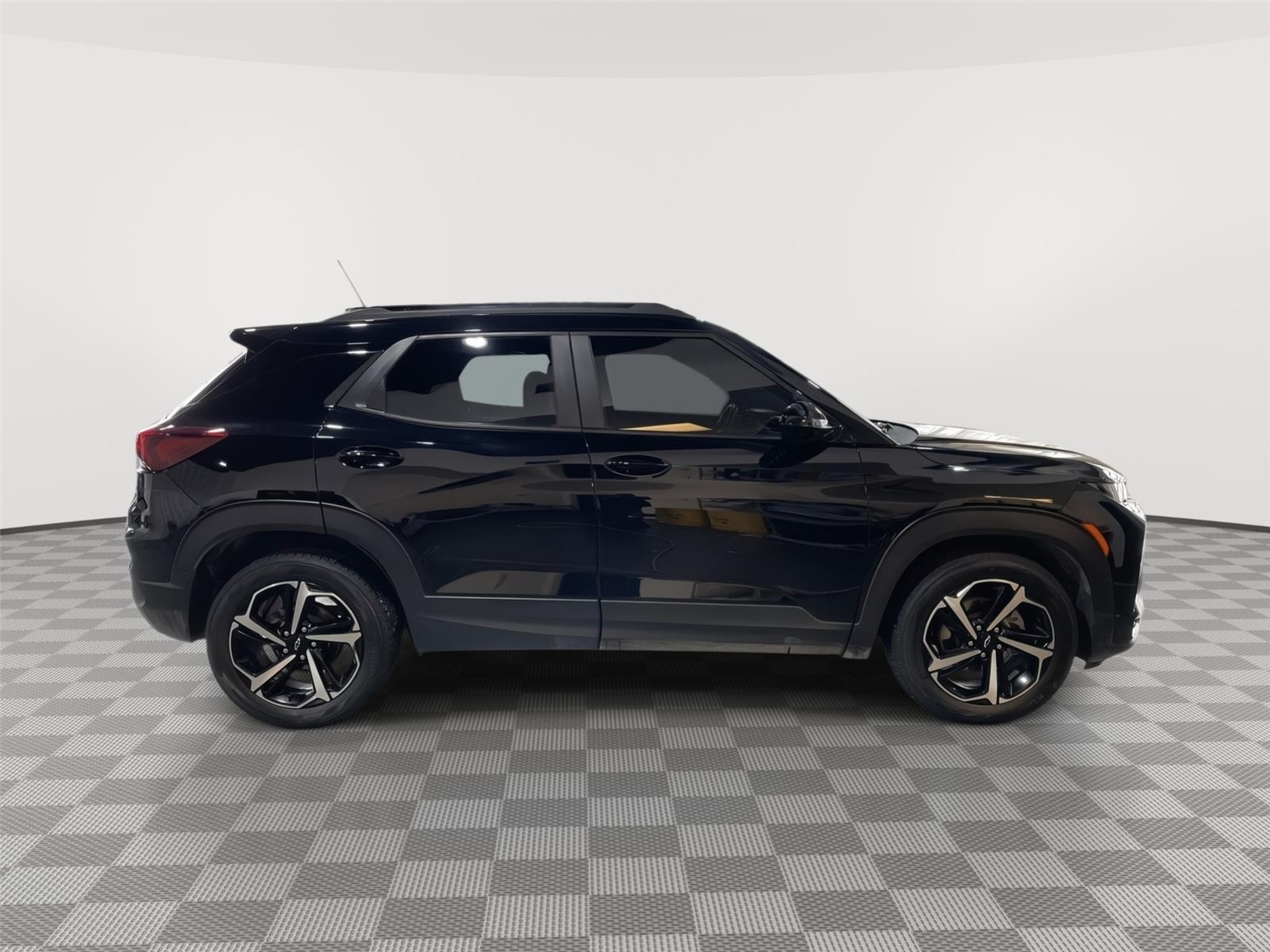 Vehicle photo 7
