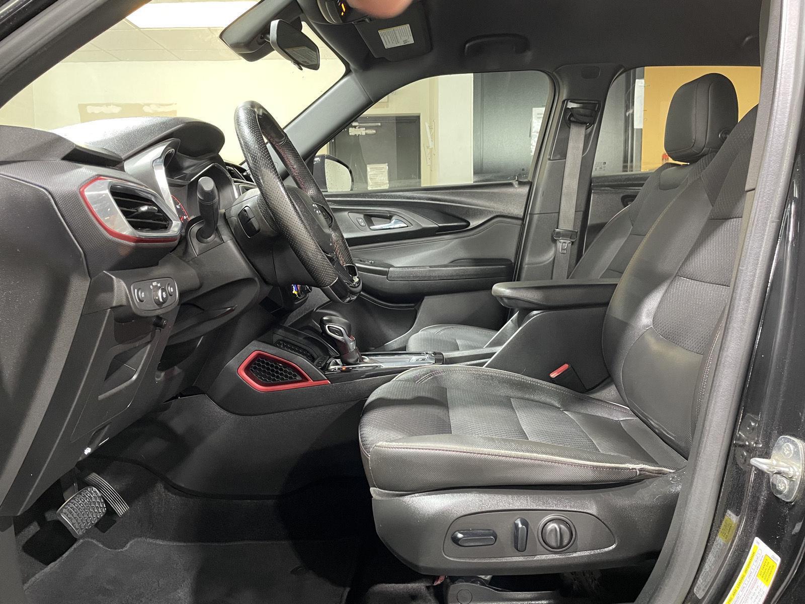 Vehicle photo 11