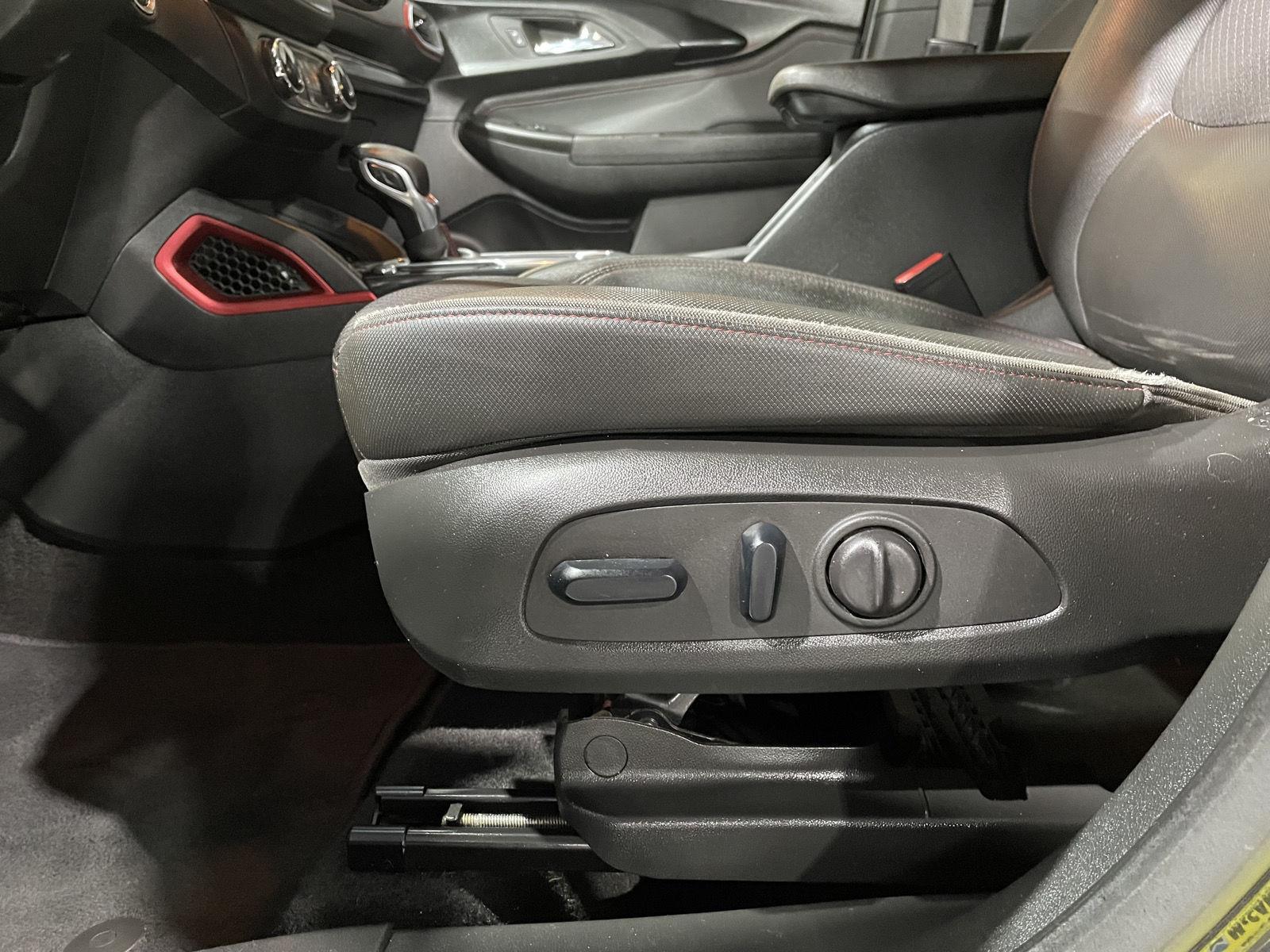 Vehicle photo 13