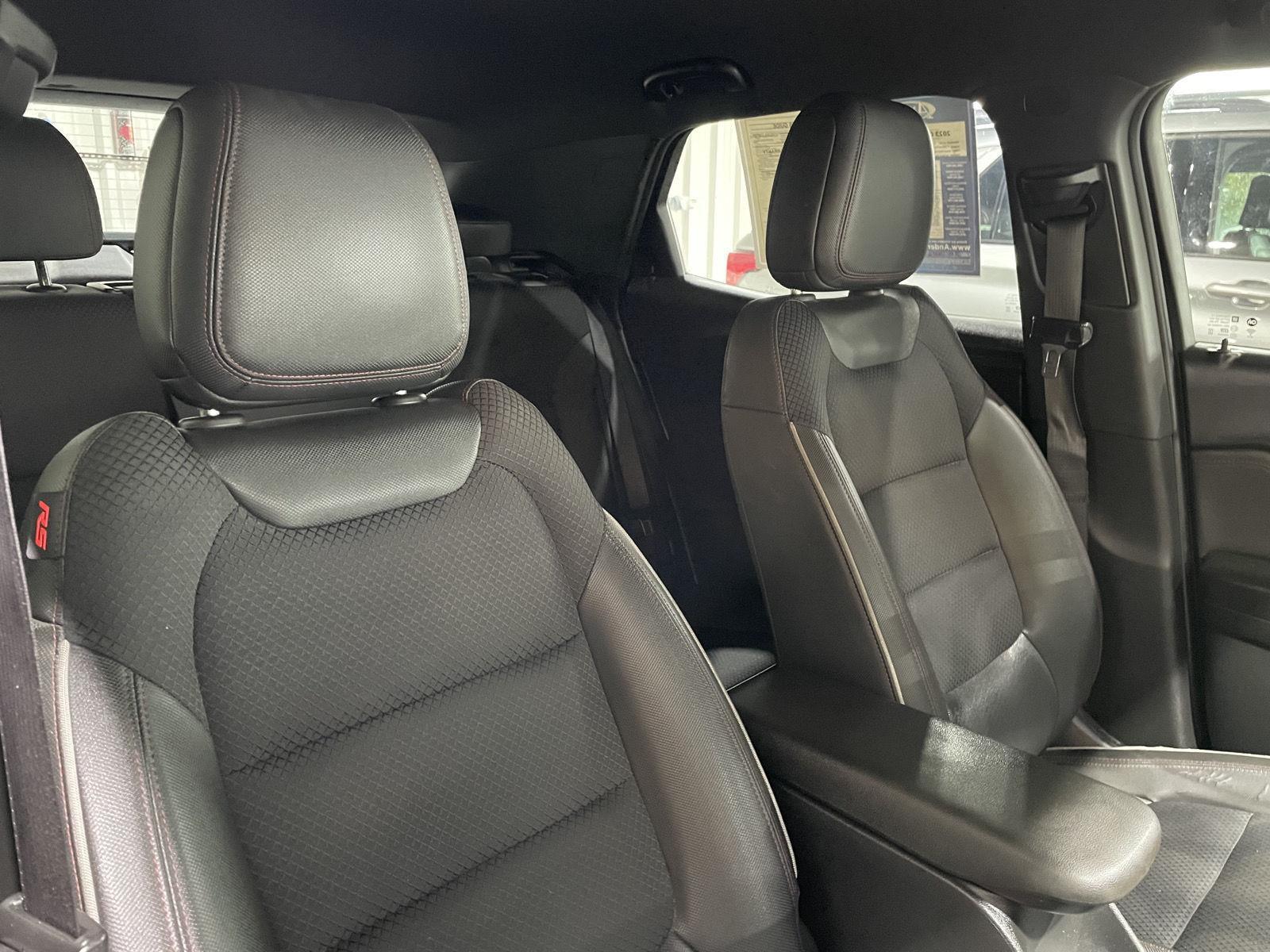 Vehicle photo 21