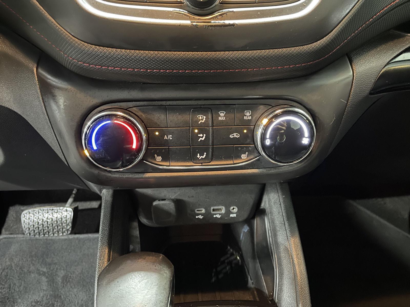 Vehicle photo 27