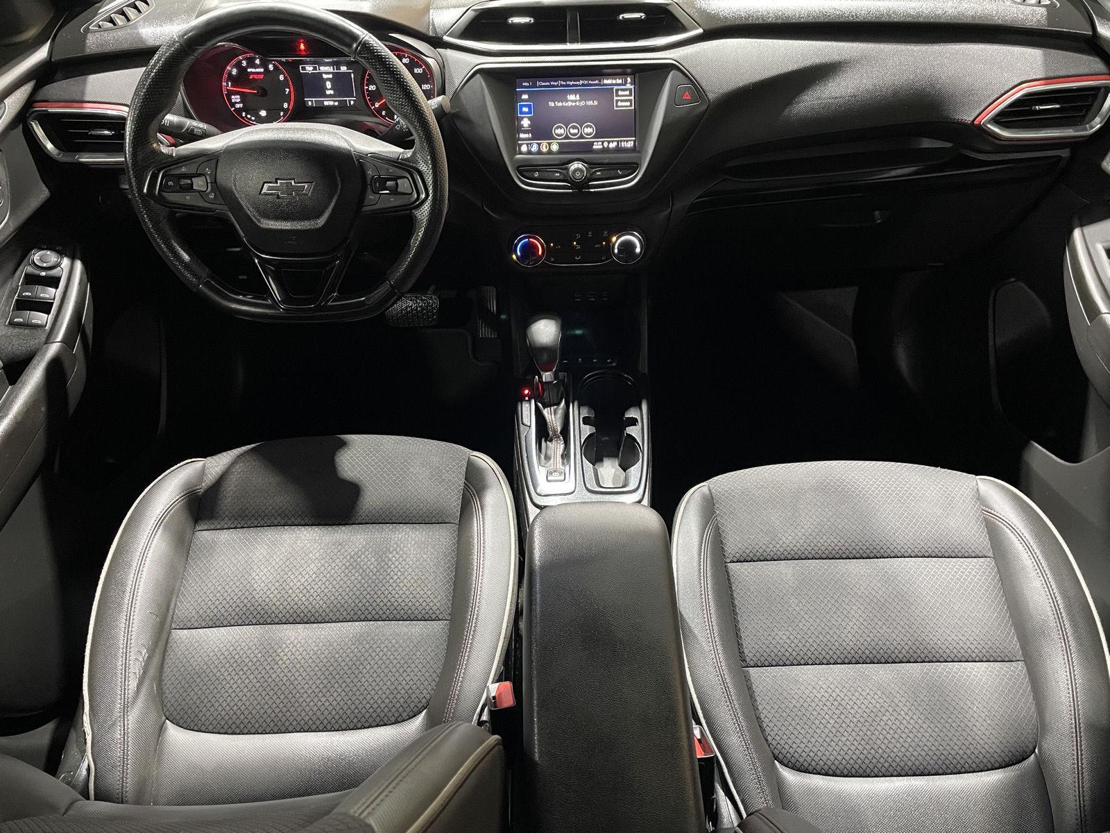 Vehicle photo 30