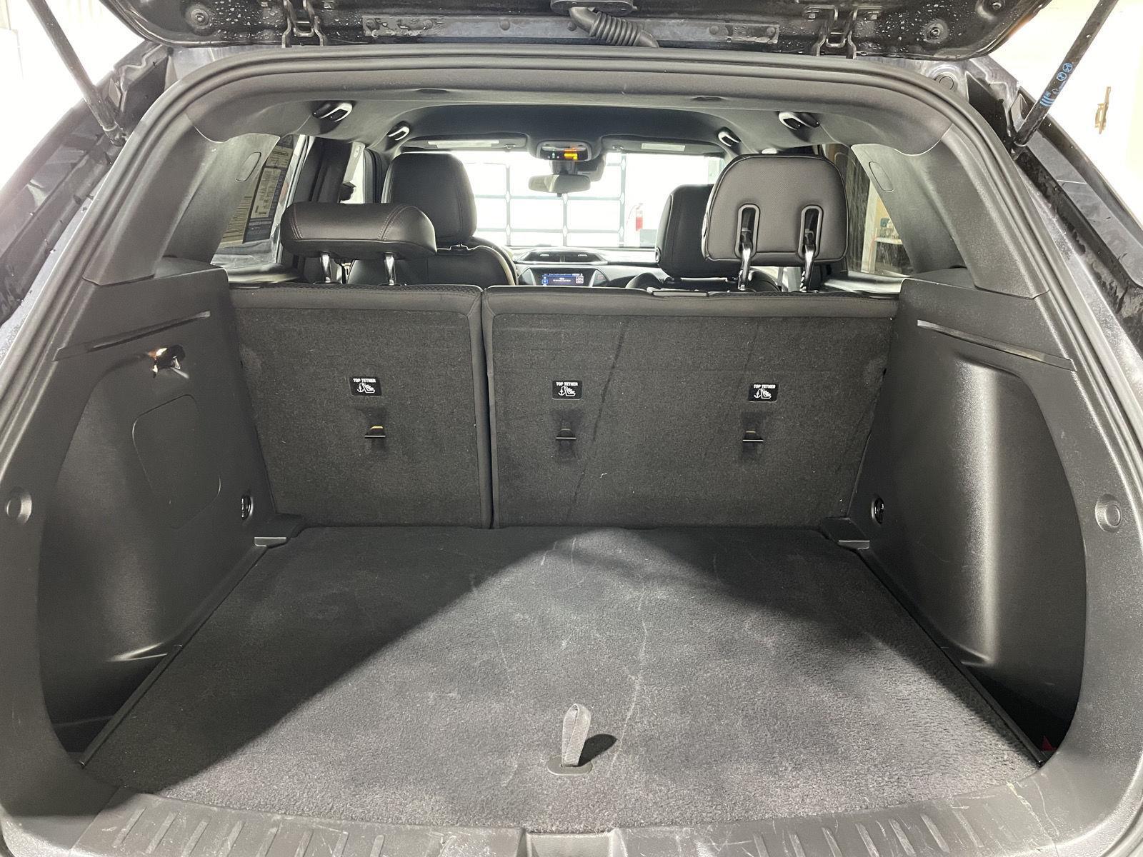 Vehicle photo 35