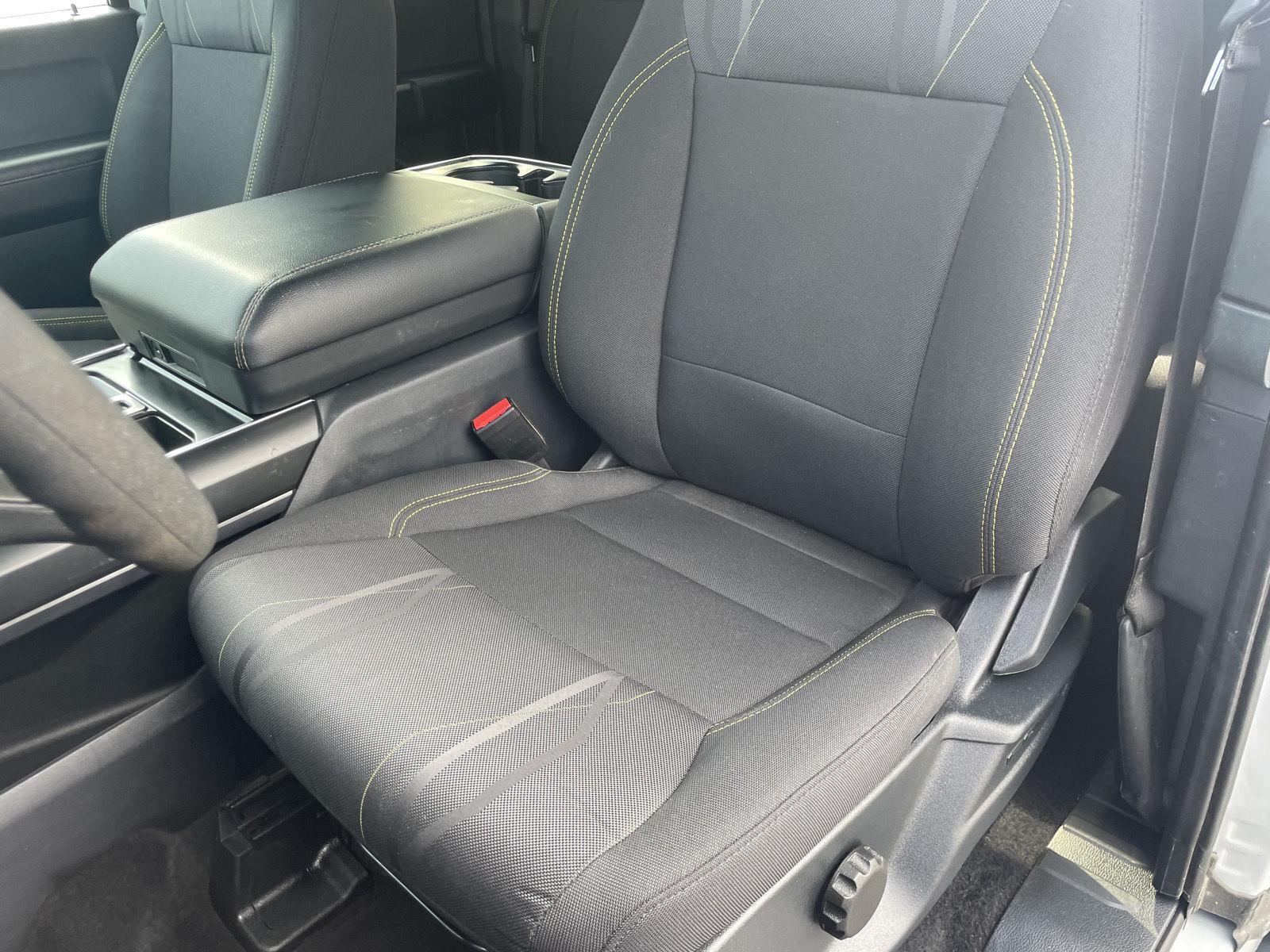 Vehicle photo 18