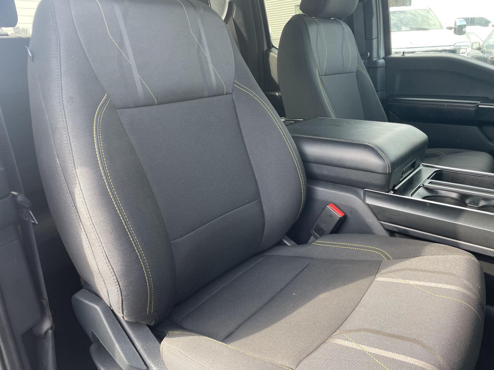 Vehicle photo 25