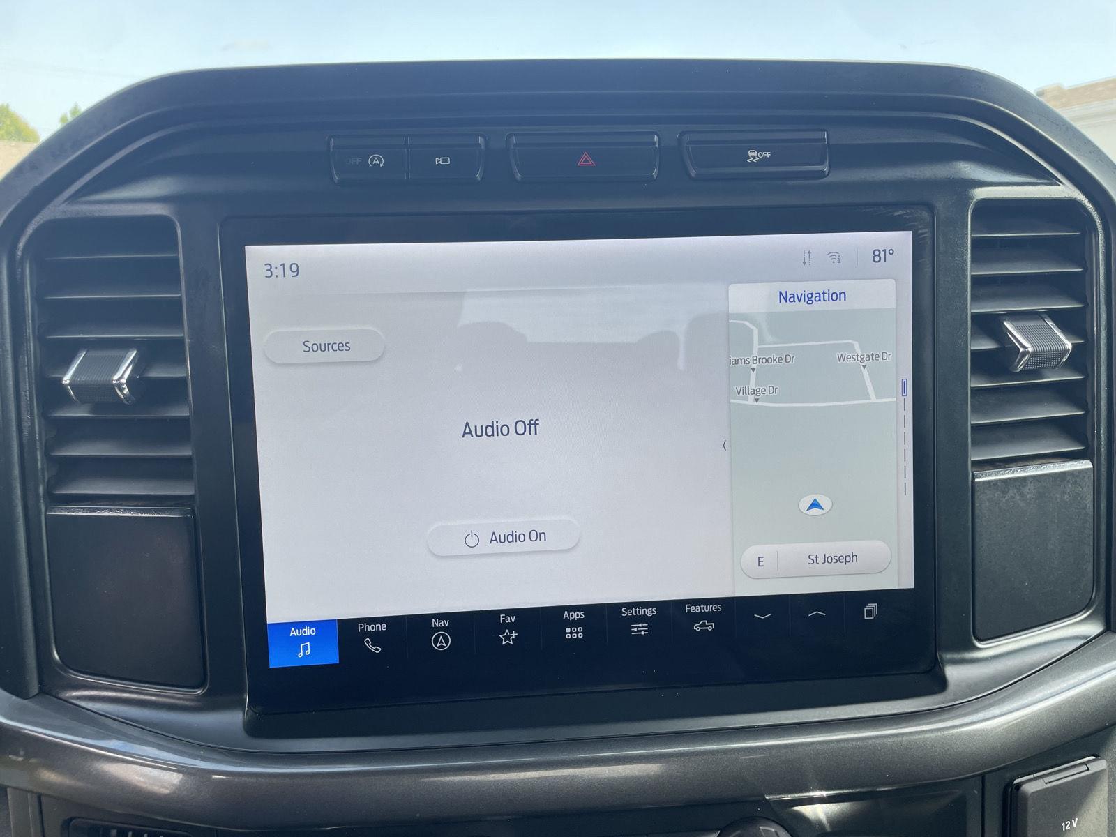 Vehicle photo 27