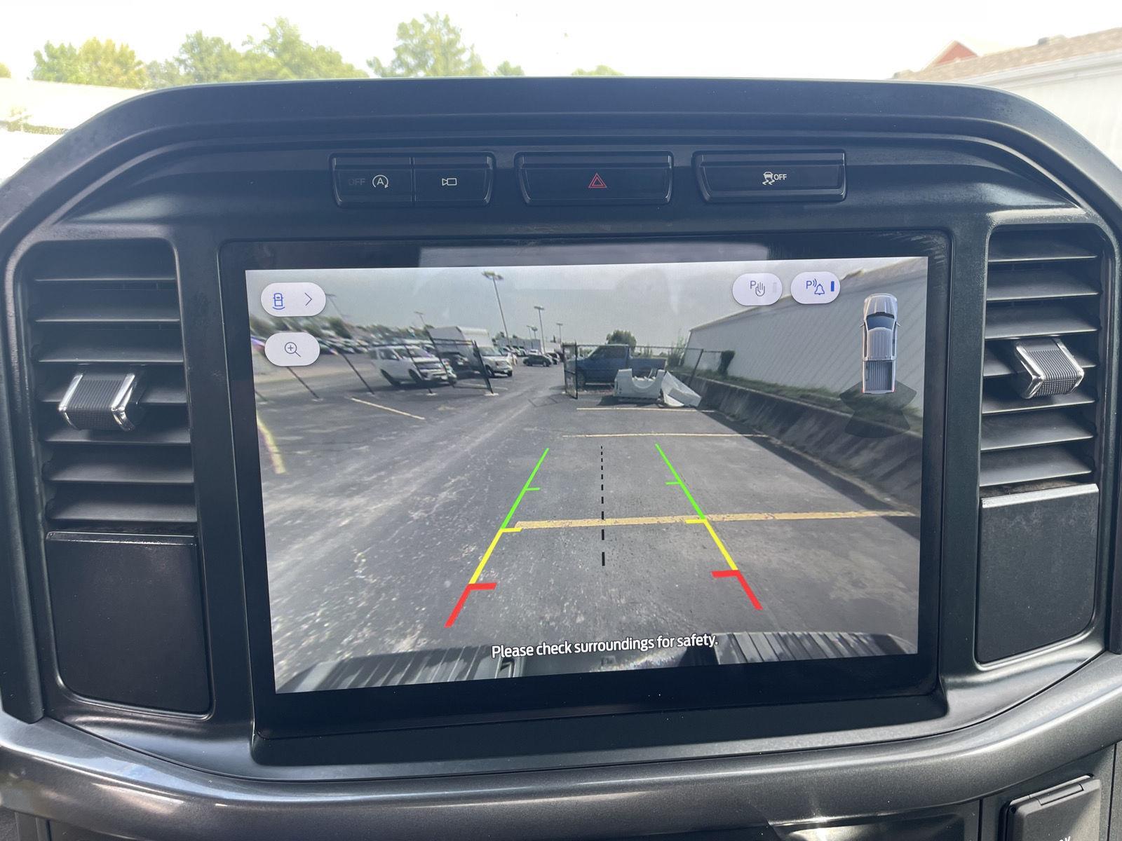 Vehicle photo 28