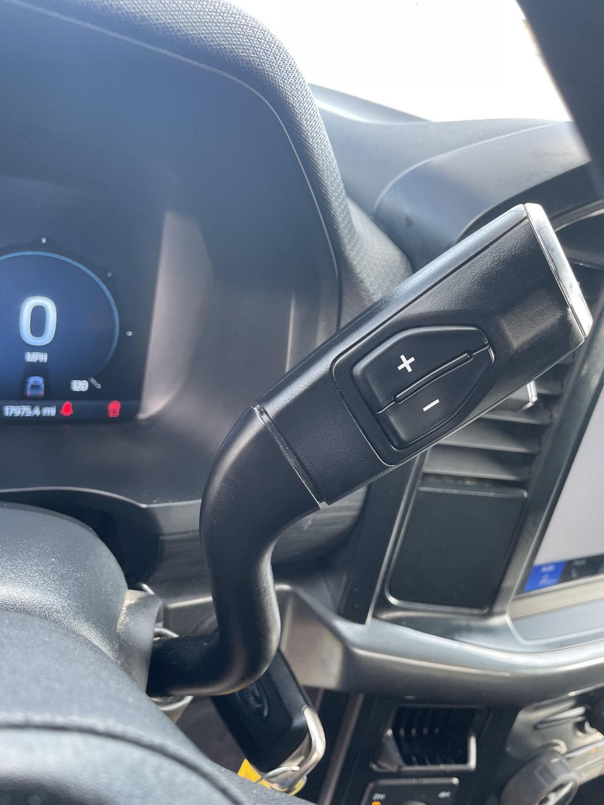 Vehicle photo 29