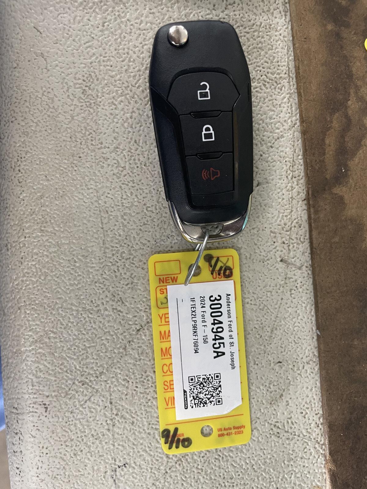 Vehicle photo 31