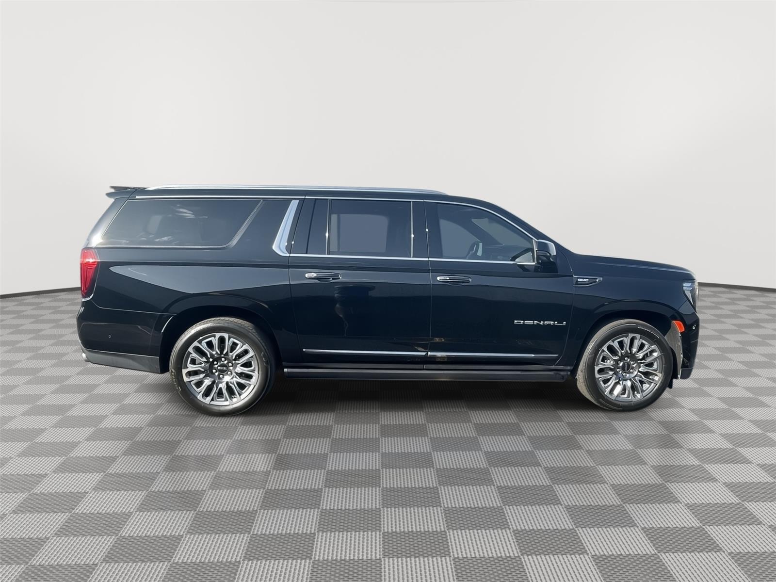 Vehicle photo 9