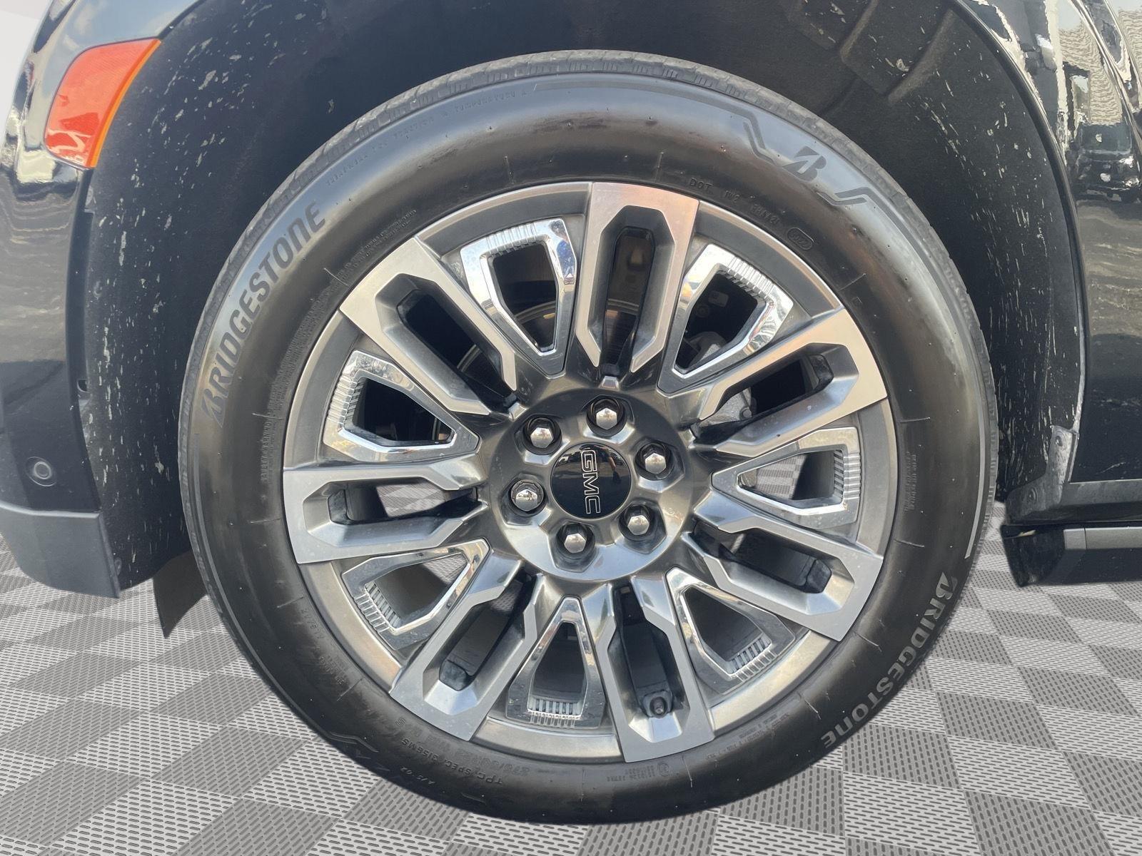 Vehicle photo 10