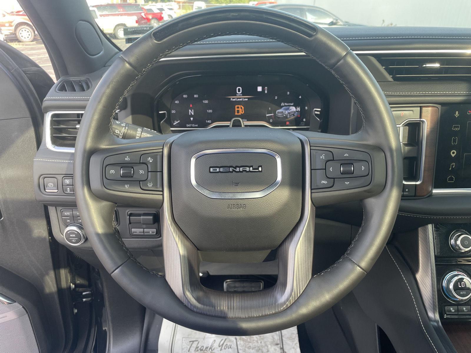Vehicle photo 12