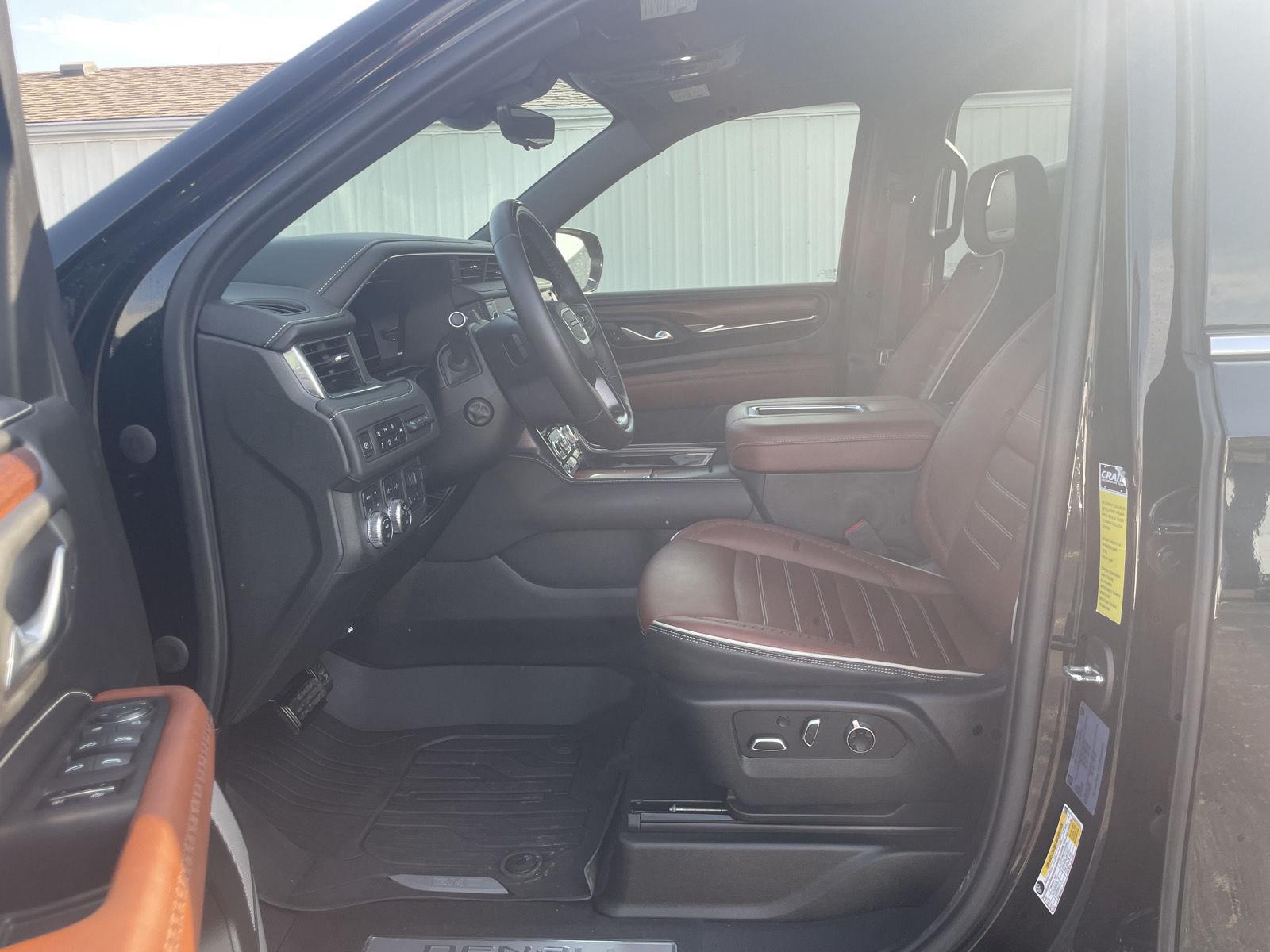 Vehicle photo 19