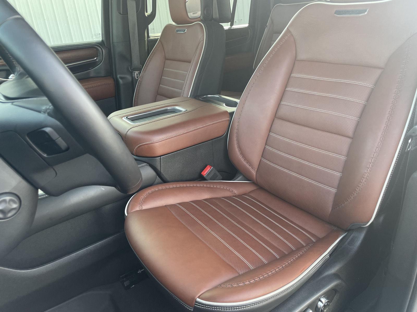 Vehicle photo 20