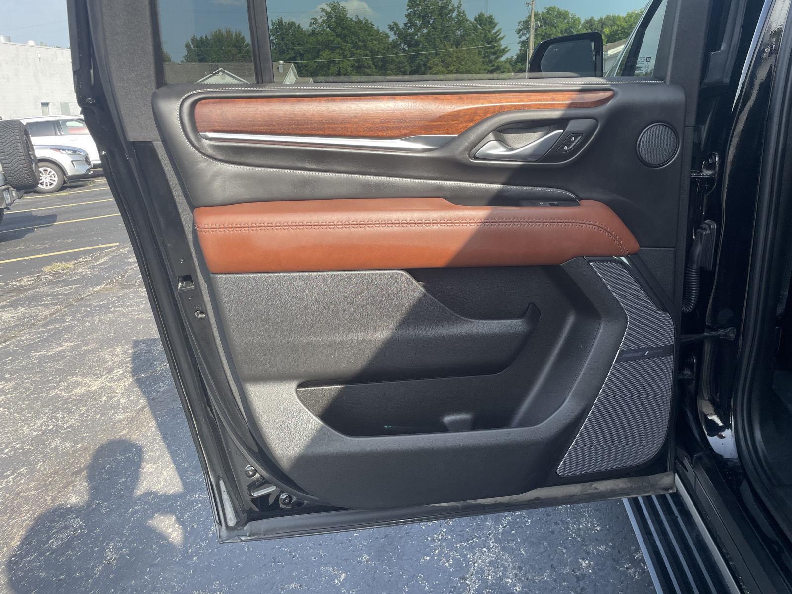 Vehicle photo 21