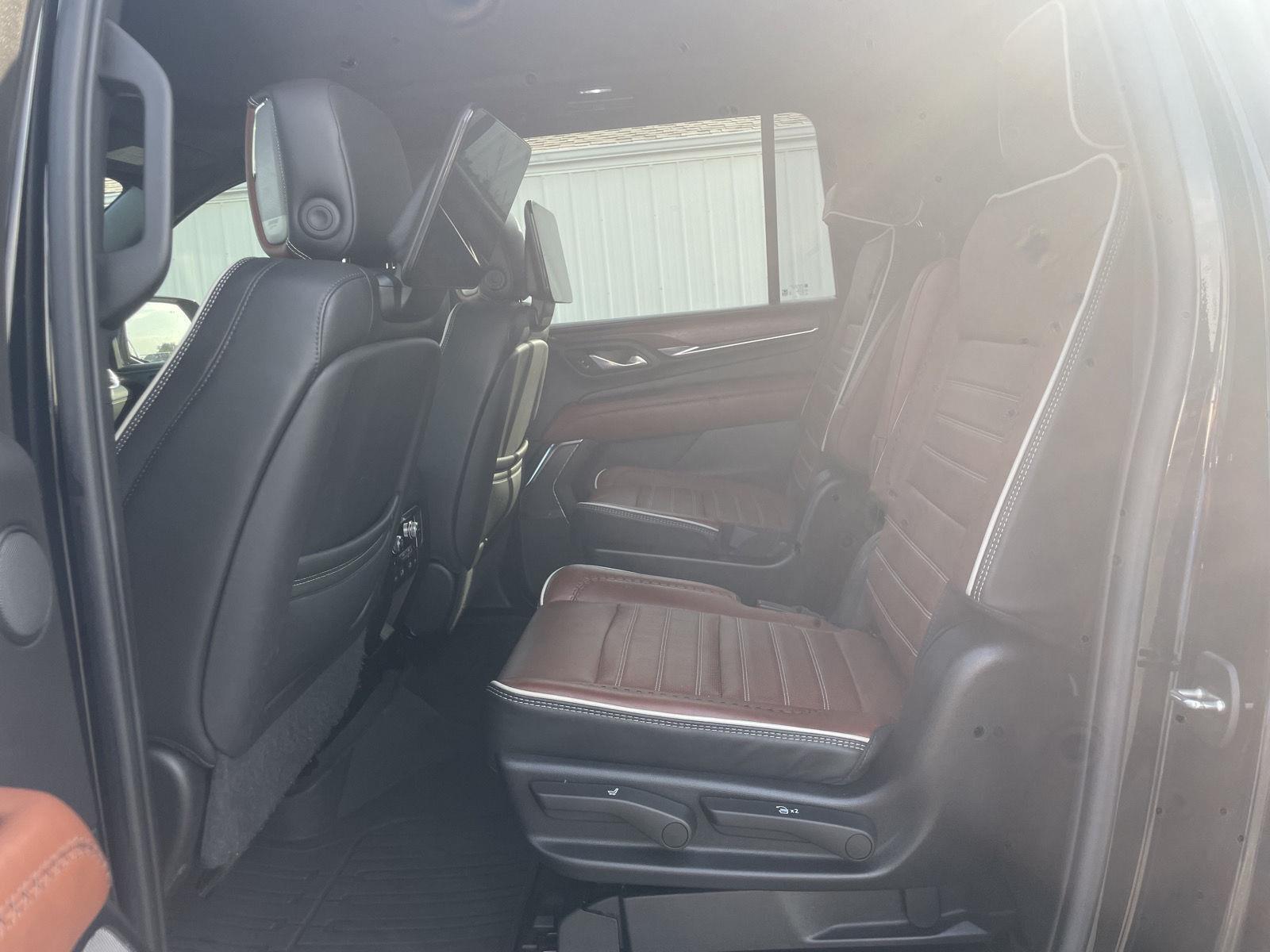 Vehicle photo 22