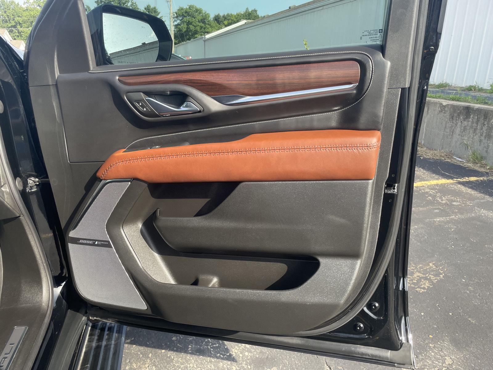 Vehicle photo 25