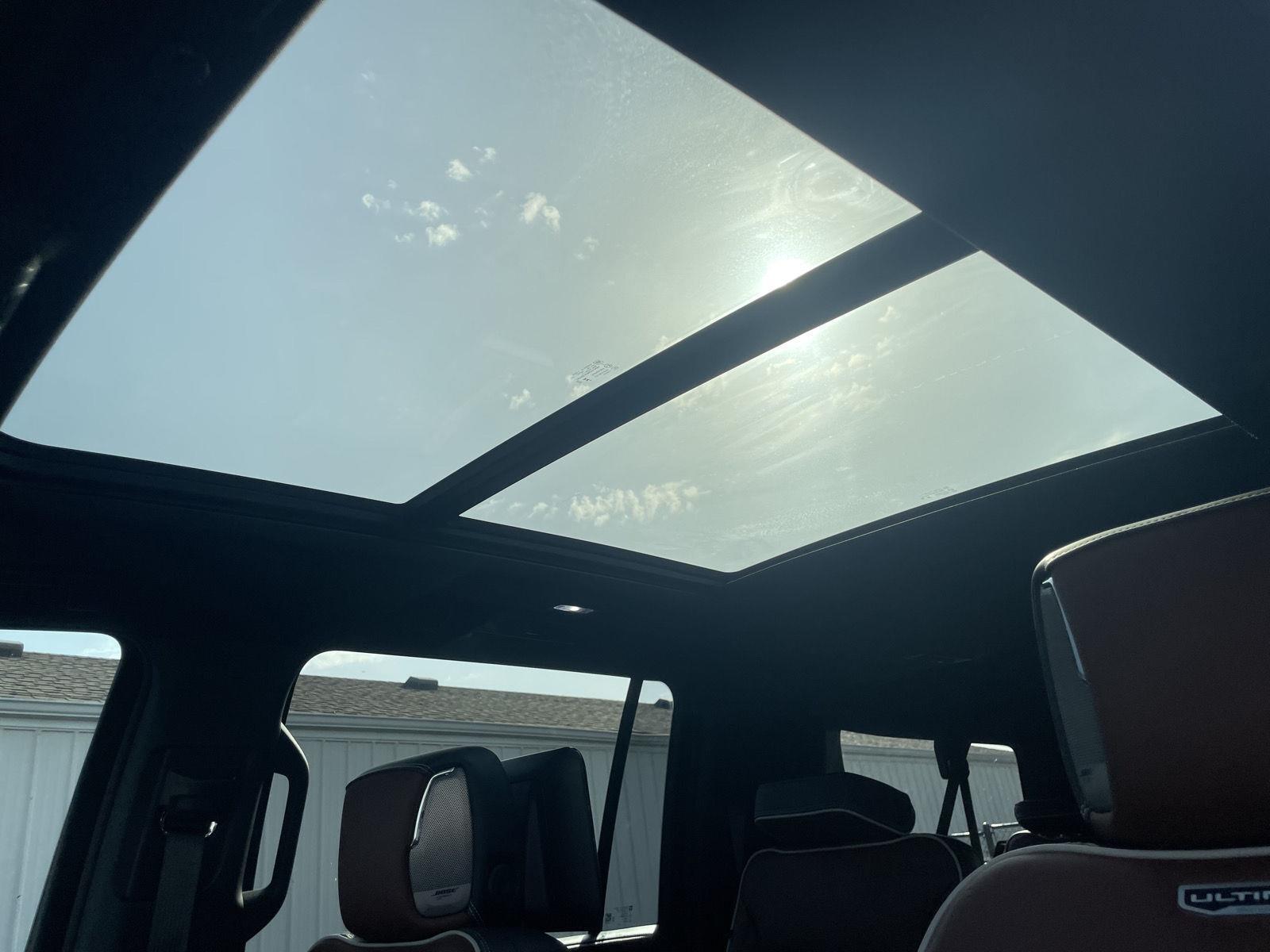 Vehicle photo 29