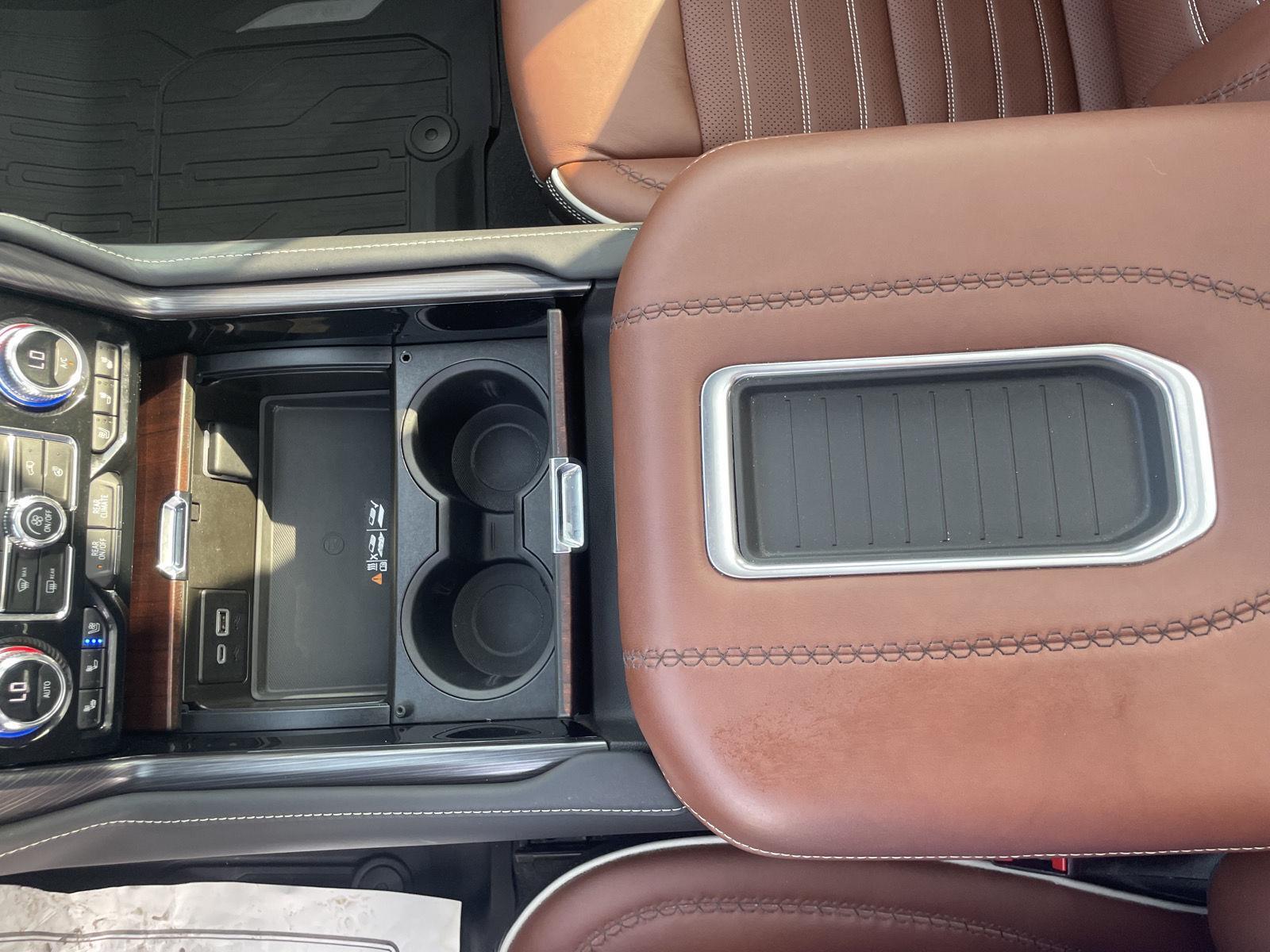 Vehicle photo 32