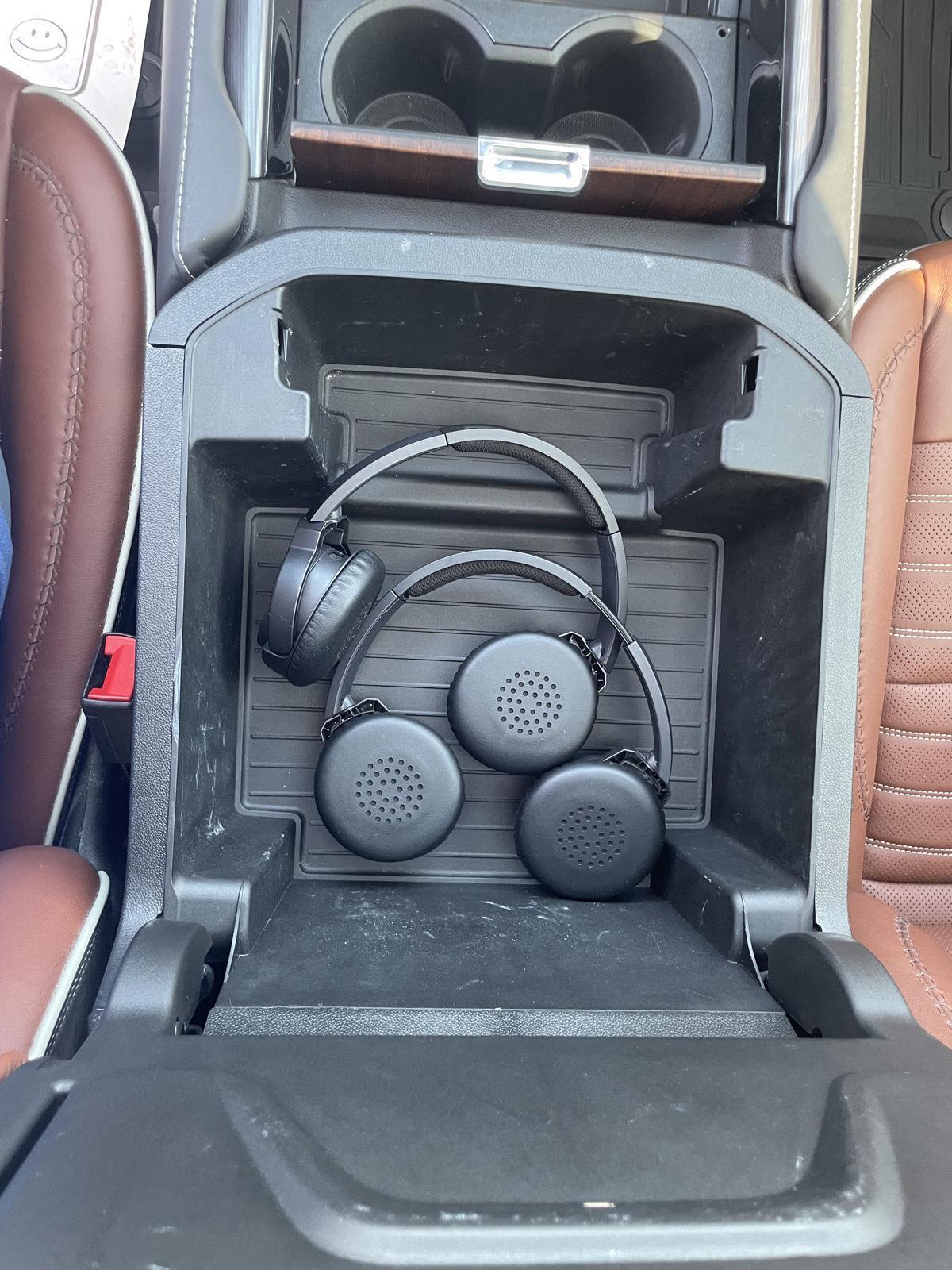 Vehicle photo 33