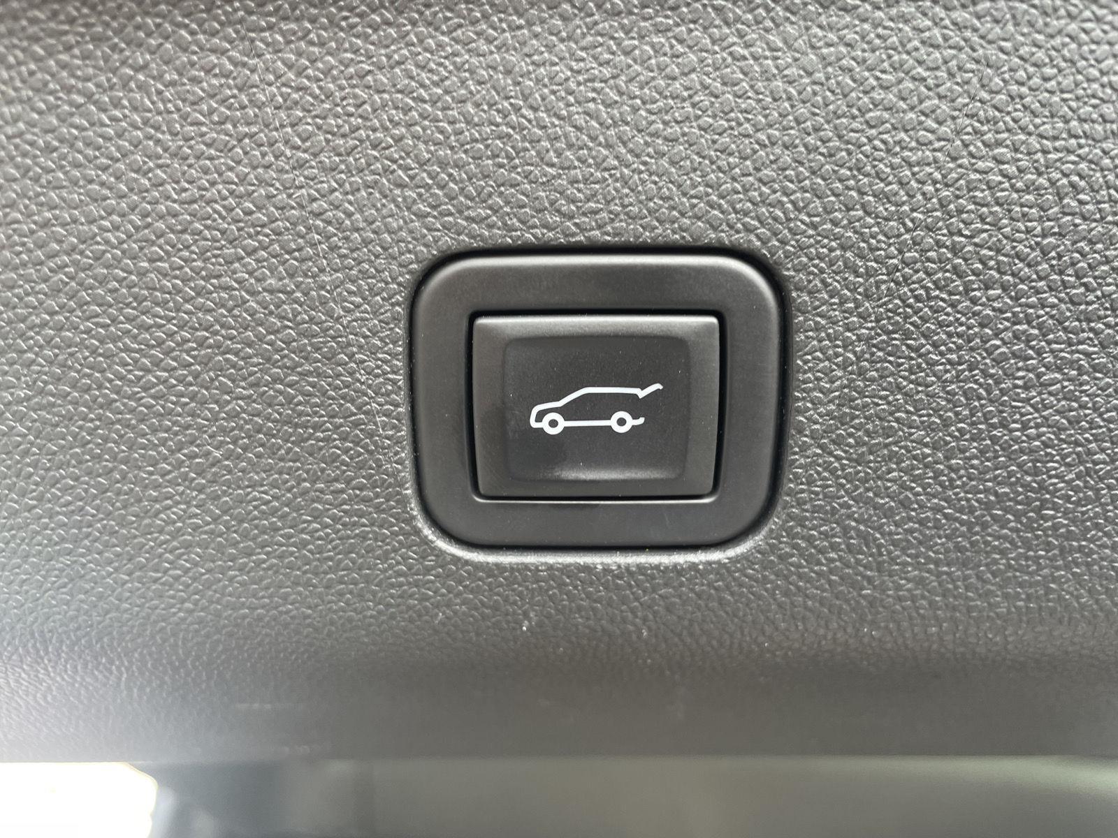 Vehicle photo 37
