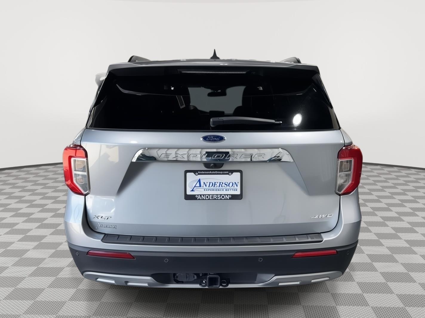 Vehicle photo 8