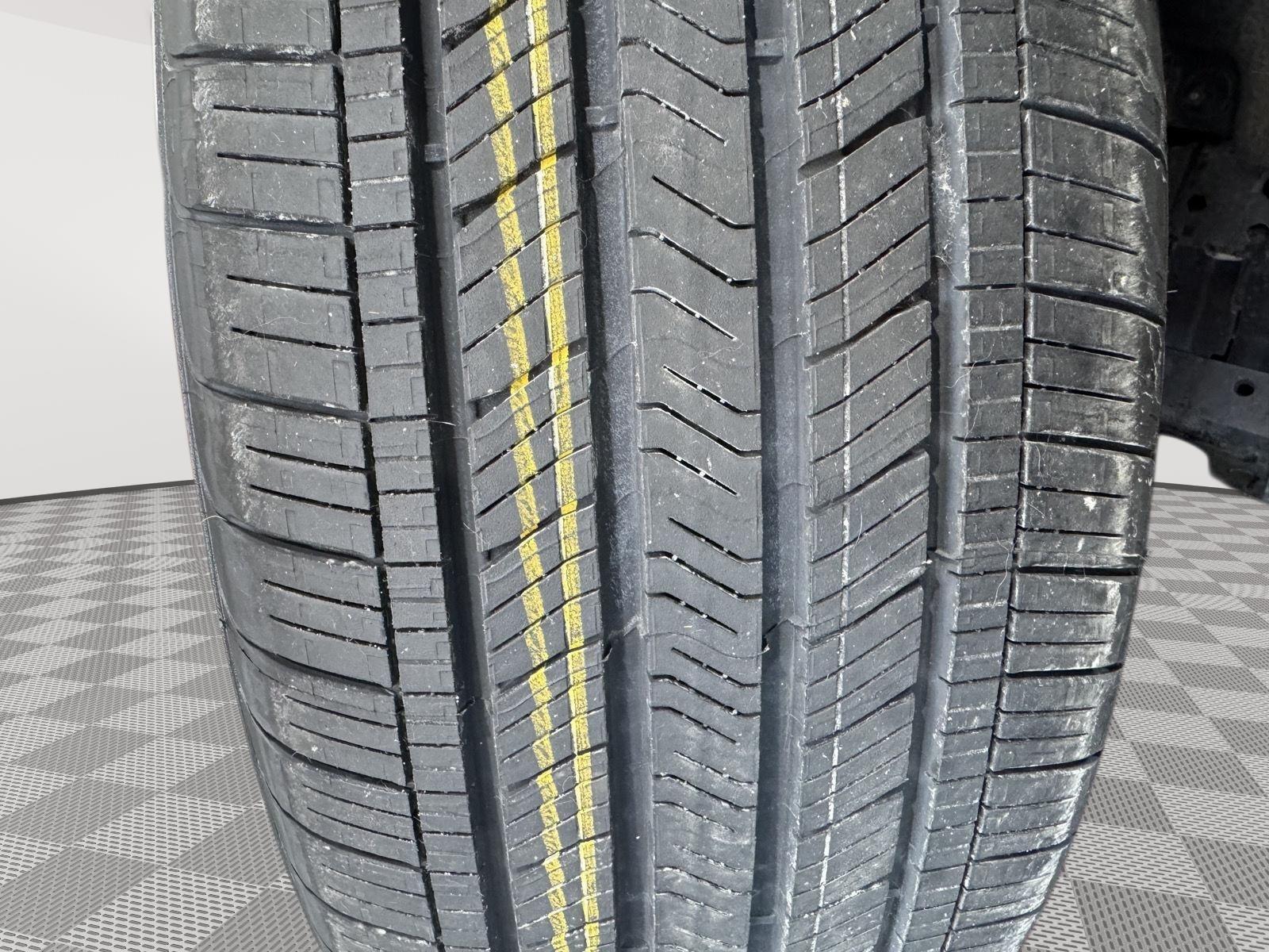 Vehicle photo 11