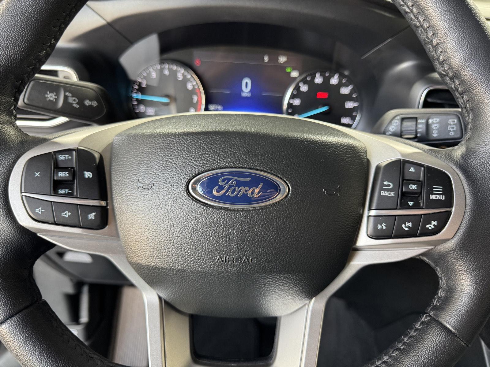 Vehicle photo 13