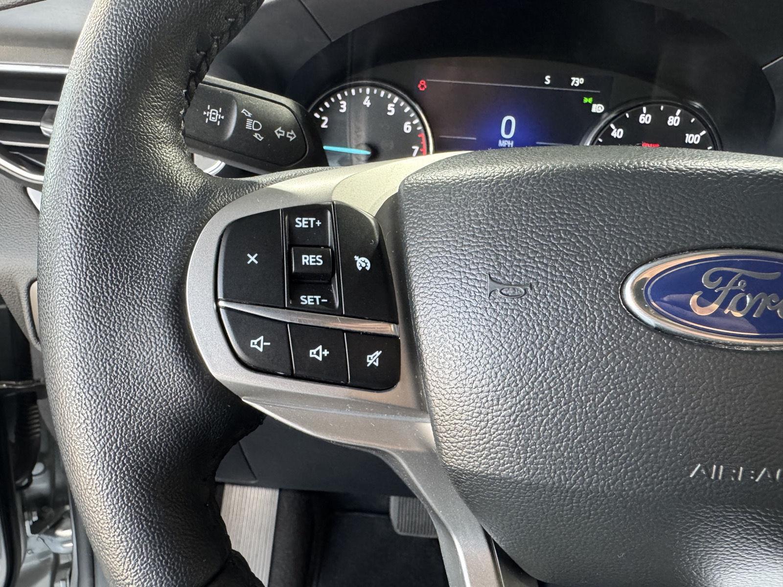 Vehicle photo 14