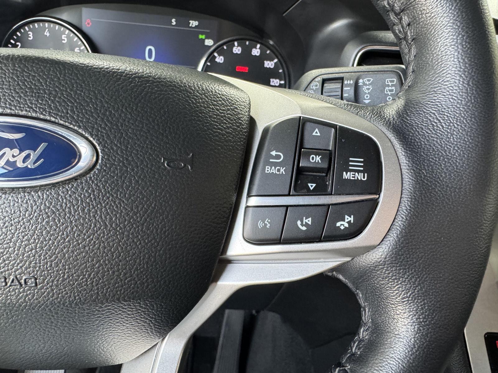 Vehicle photo 15
