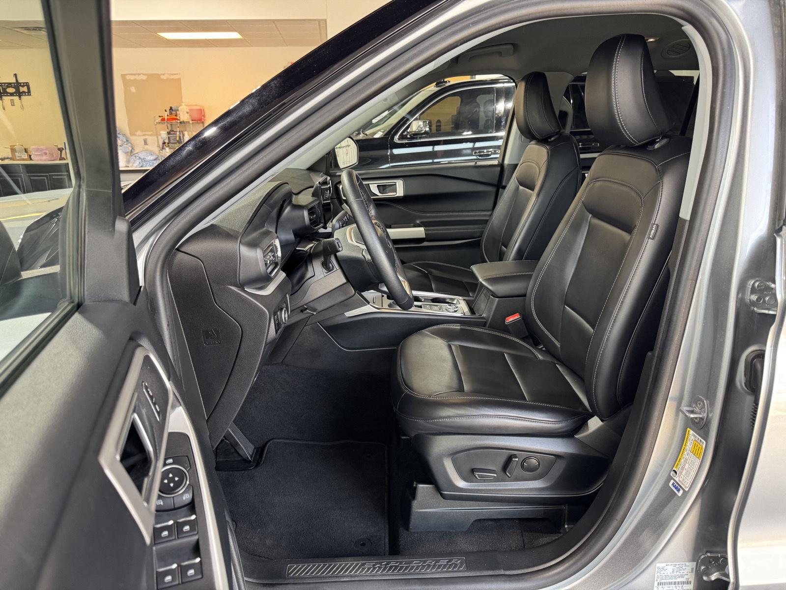 Vehicle photo 18