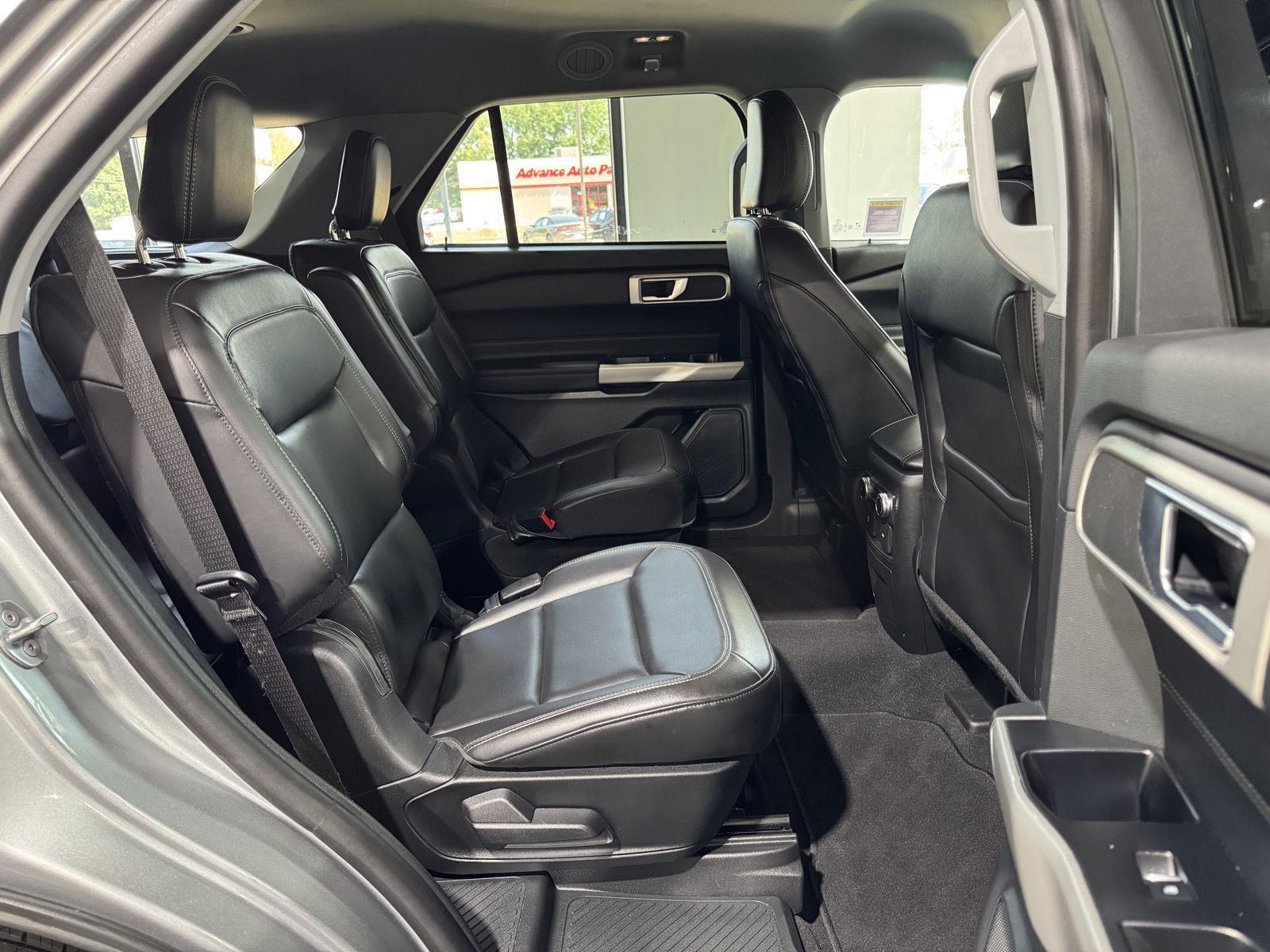 Vehicle photo 28