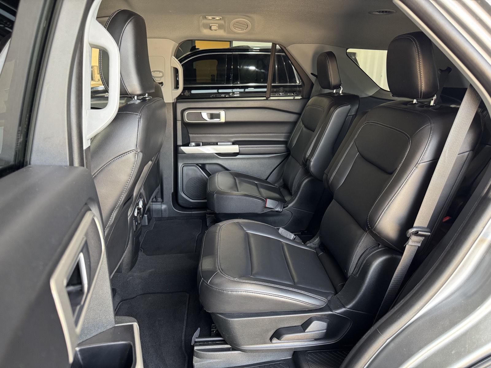 Vehicle photo 31