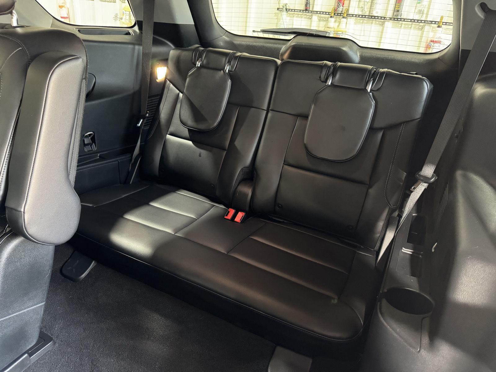 Vehicle photo 32