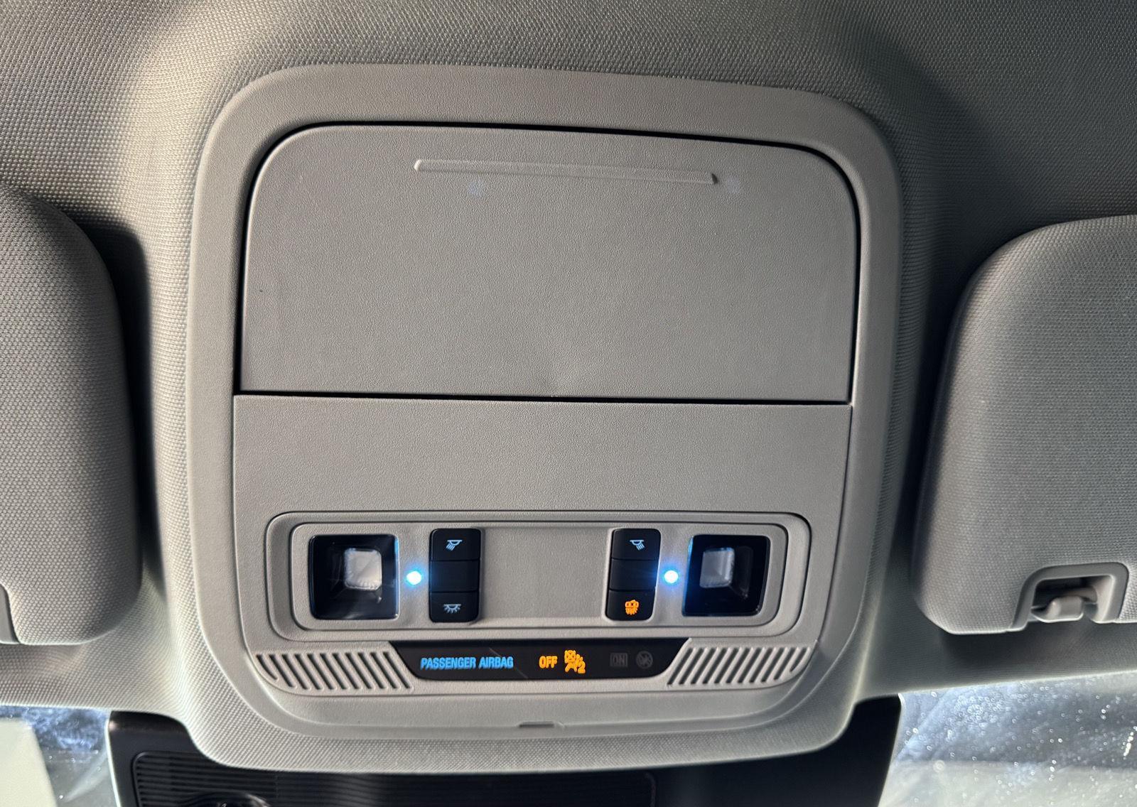 Vehicle photo 33