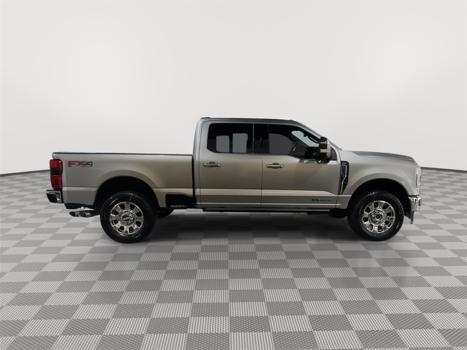 Vehicle photo 7